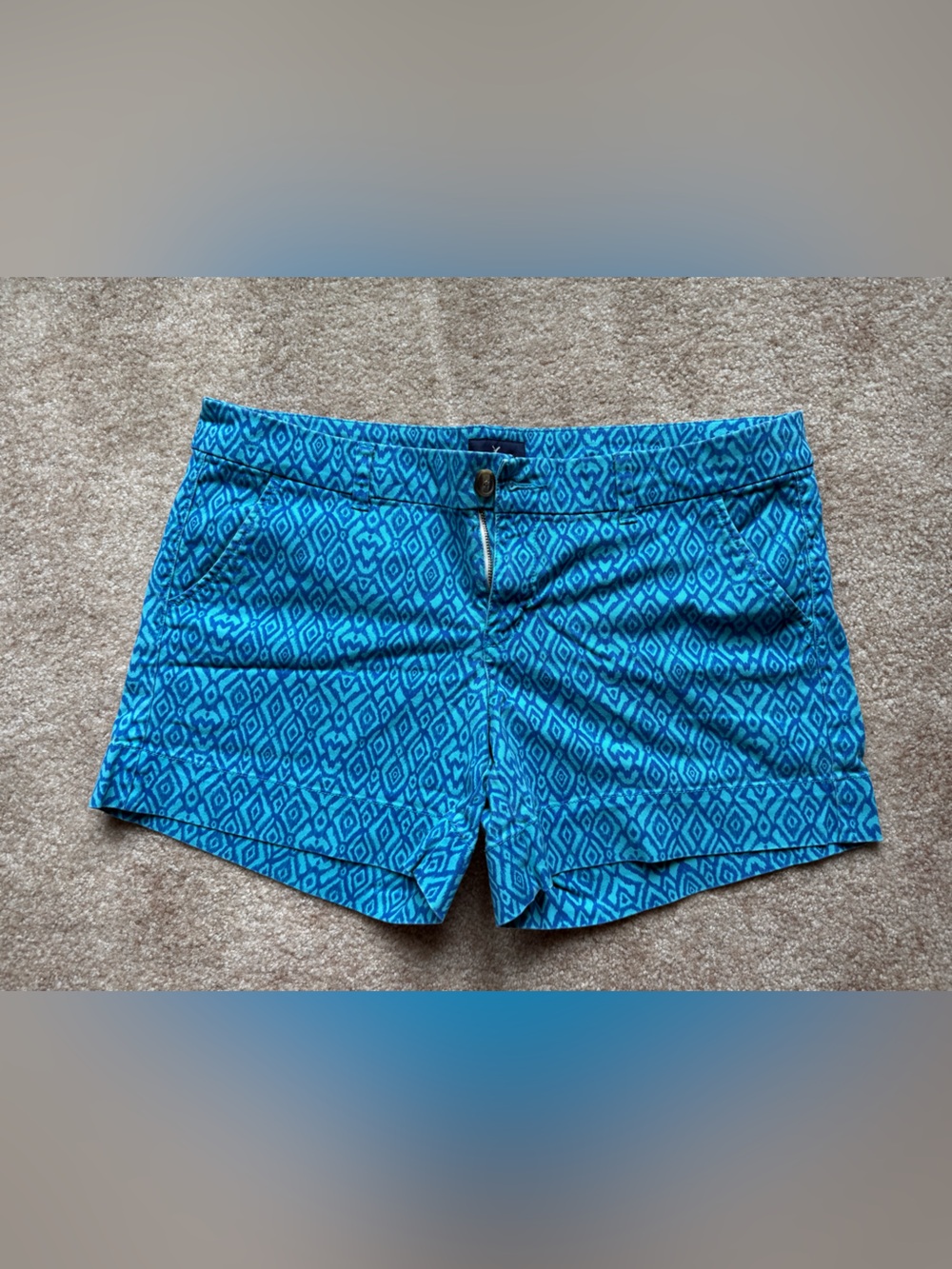 Mid aughts pattern American Eagle shorts